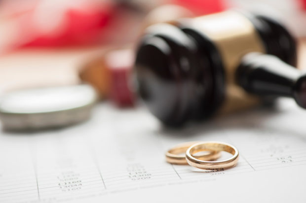 What’s the Difference Between a Divorce Trial and a Hearing?
