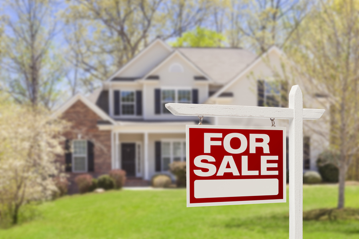 Tips for Selling a Home While Going Through a Divorce