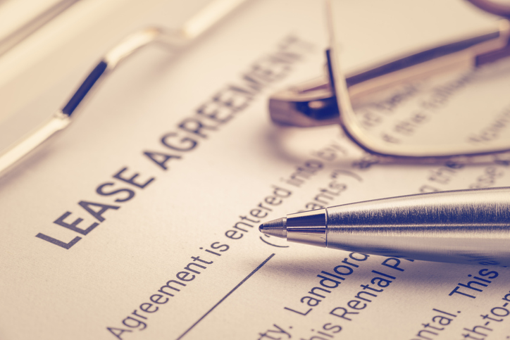 What Happens if You’re Divorcing While Your Names are Both on a Lease?